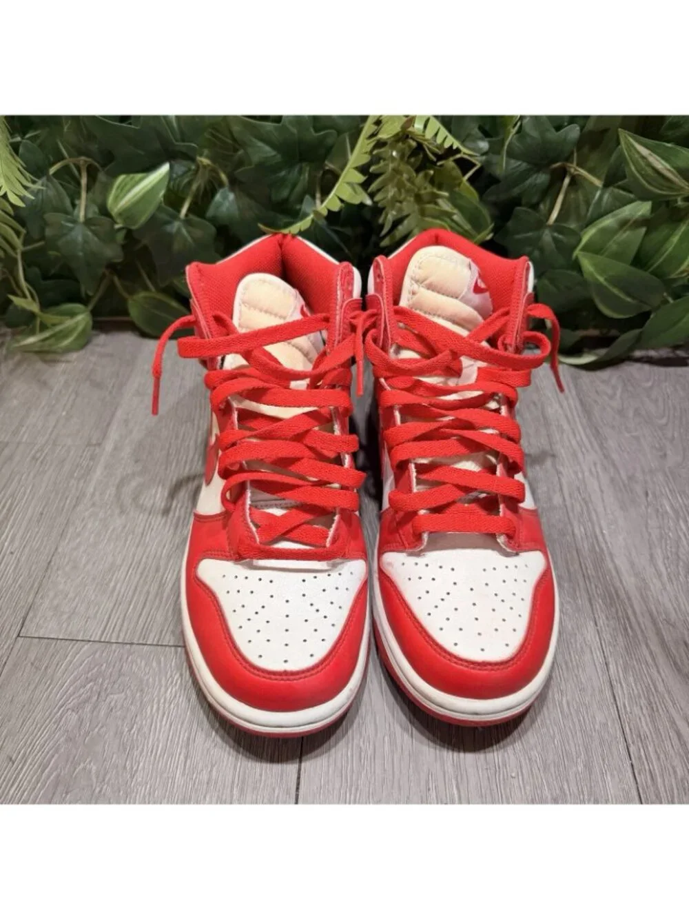 Nike Dunk High Red White DB2179-106 Youth 7 Y / Women’s 8.5